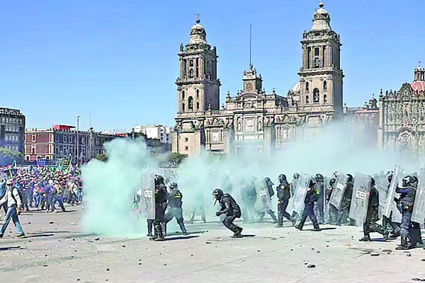 মেক্সিকোয় জেন-জি ধাঁচের বিক্ষোভ ছড়িয়ে পড়েছে