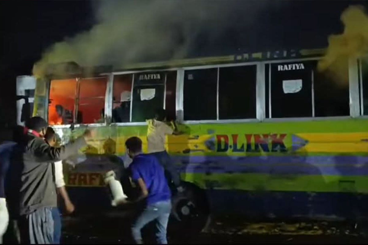 ধামরাইয়ে পার্কিং করা বাসে দুর্বৃত্তদের আগুন