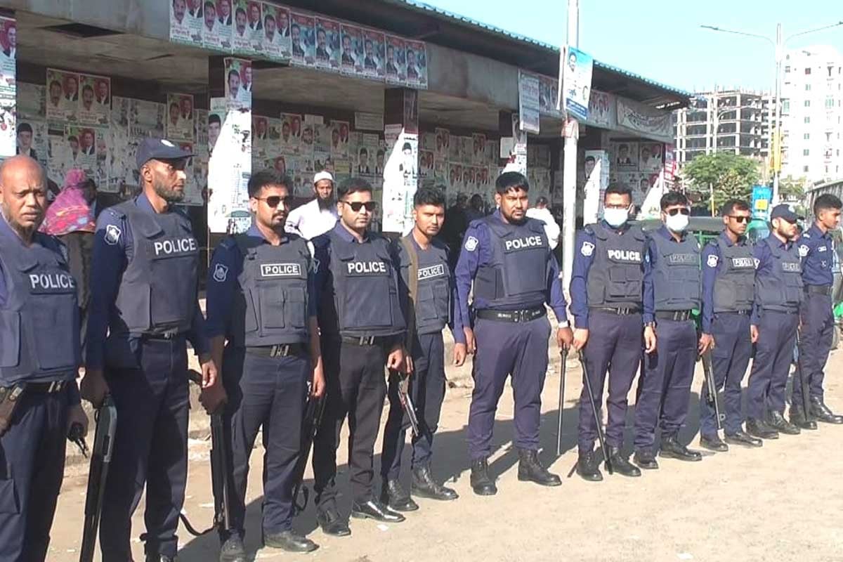 শাটডাউন ঠেকাতে কঠোর অবস্থানে প্রশাসন, নারায়ণগঞ্জে গ্রেপ্তার ১৫