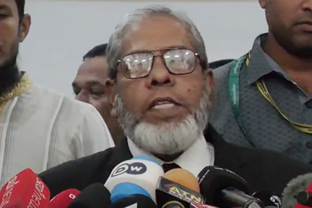 আমি আসলে খুব কষ্ট পাচ্ছি : শেখ হাসিনার আইনজীবী