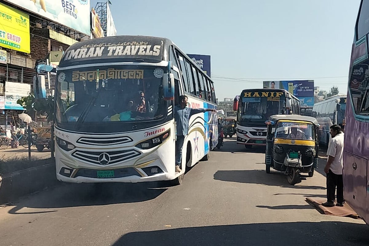 বরিশালের নথুল্লাবাদ টার্মিনাল থেকে বাস চলাচল শুরু