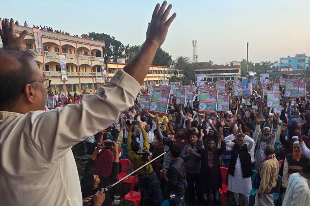 ‘একটি দল ক্ষমতায় যেতে প্রলাপ বকছে’