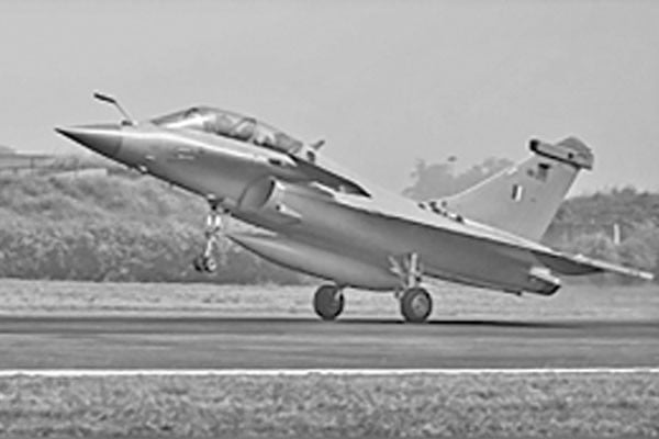 ইউক্রেনকে ১০০টি রাফাল যুদ্ধবিমান দিচ্ছে ফ্রান্স