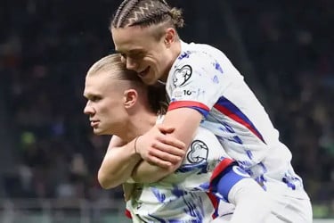 হালান্ডের জোড়া গোলে নরওয়ের দীর্ঘ ২৭ বছরের অপেক্ষার অবসান