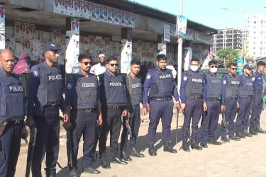 শাটডাউন ঠেকাতে কঠোর অবস্থানে প্রশাসন, নারায়ণগঞ্জে গ্রেপ্তার ১৫