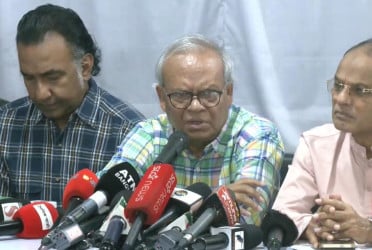 লুটের টাকায় ককটেল কিনে আওয়ামী লীগের নাশকতা : রিজভী