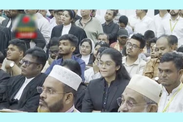 রায় শুনতে ট্রাইব্যুনালে ছাত্রনেতারা