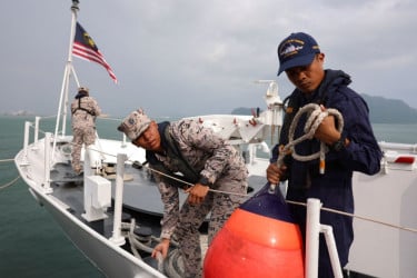 মালয়েশিয়ায় অভিবাসী নৌকাডুবি: ৩৬ জনের মৃতদেহ উদ্ধার