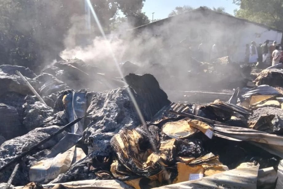 টঙ্গীতে ৬ গুদাম ভস্মীভূত