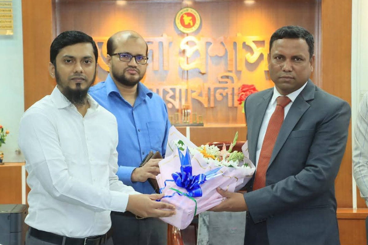 নোয়াখালীতে নতুন জেলা প্রশাসক শফিকুল ইসলামের দায়িত্ব গ্রহণ