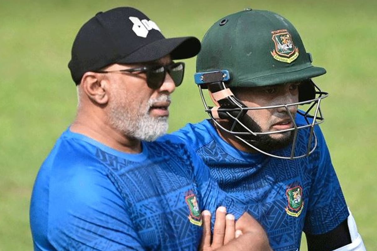 মুশফিকের প্রশংসায় পঞ্চমুখ টাইগারদের সাবেক কোচ হাথুরুসিংহে