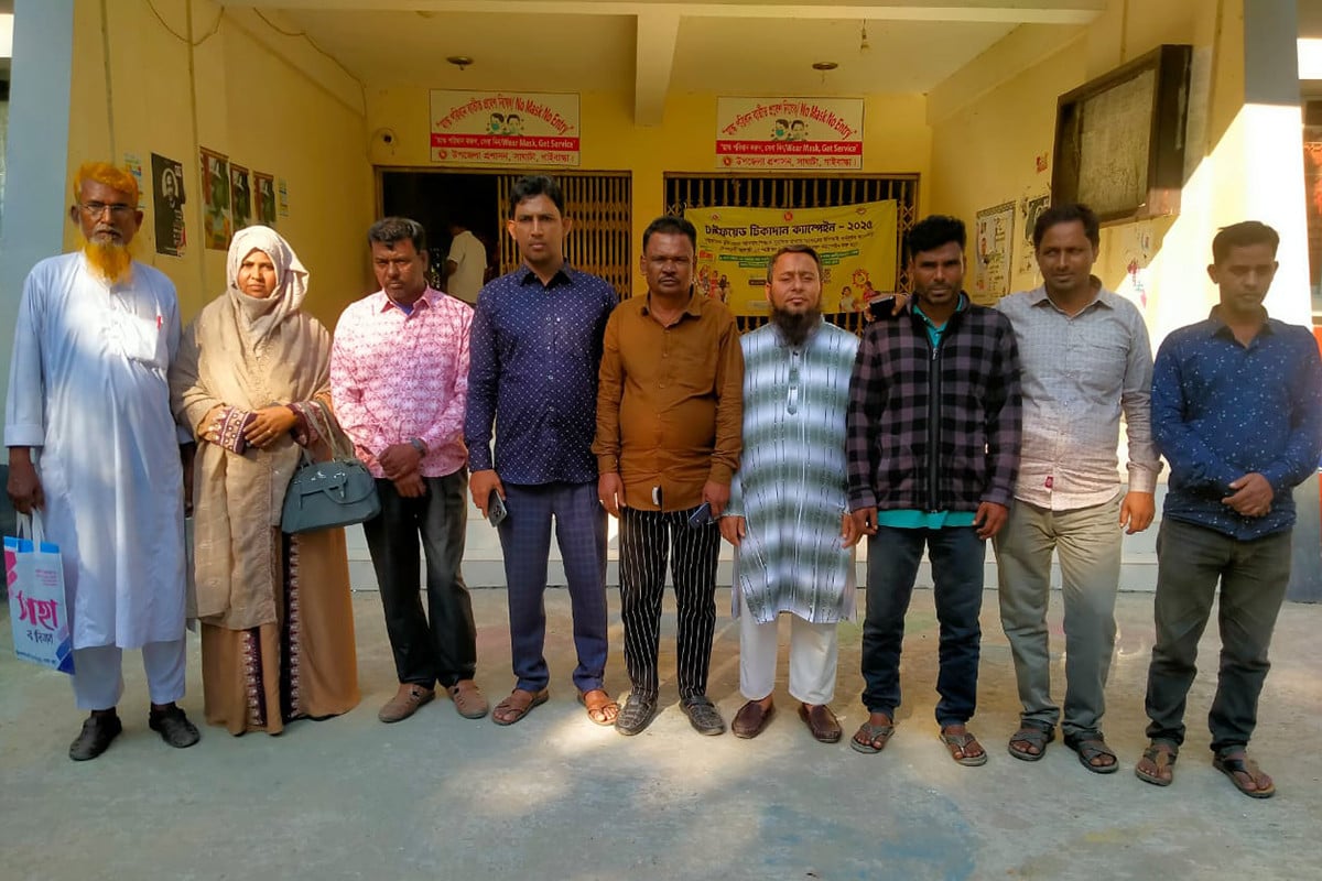 দীর্ঘদিন পর প্রকাশ্যে এলেন চেয়ারম্যান, পাশে থাকতে নারাজ ইউপি সদস্যরা