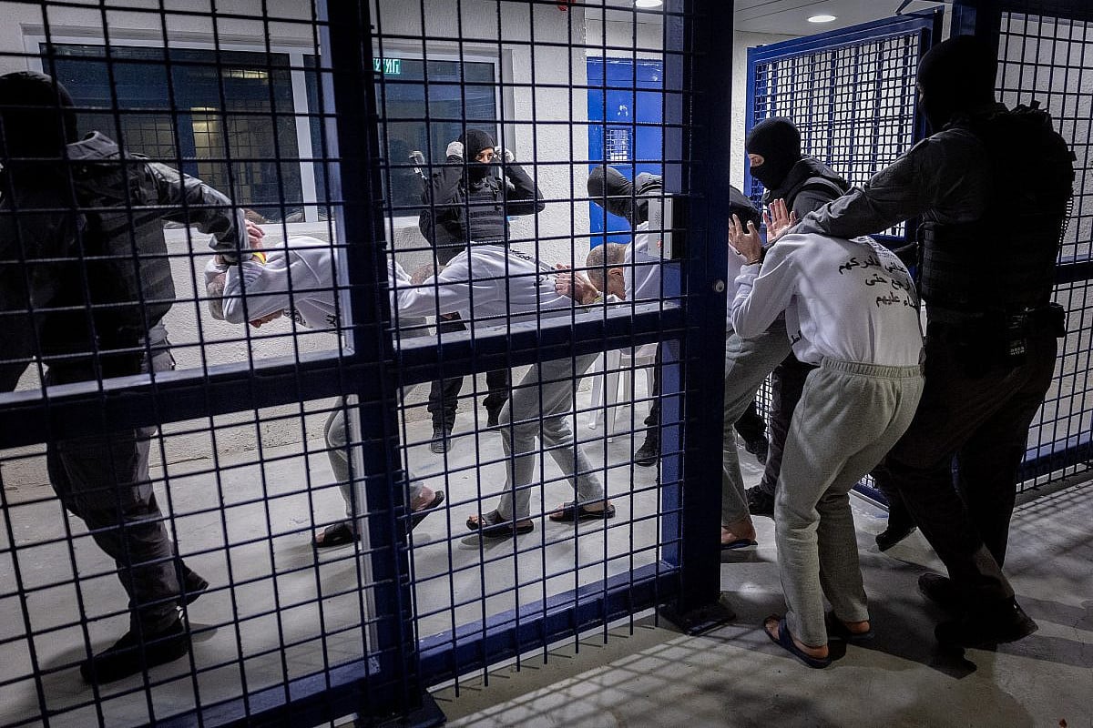 দুই বছরে ইসরায়েলি কারাগারে ৯৪ ফিলিস্তিনির মৃত্যু