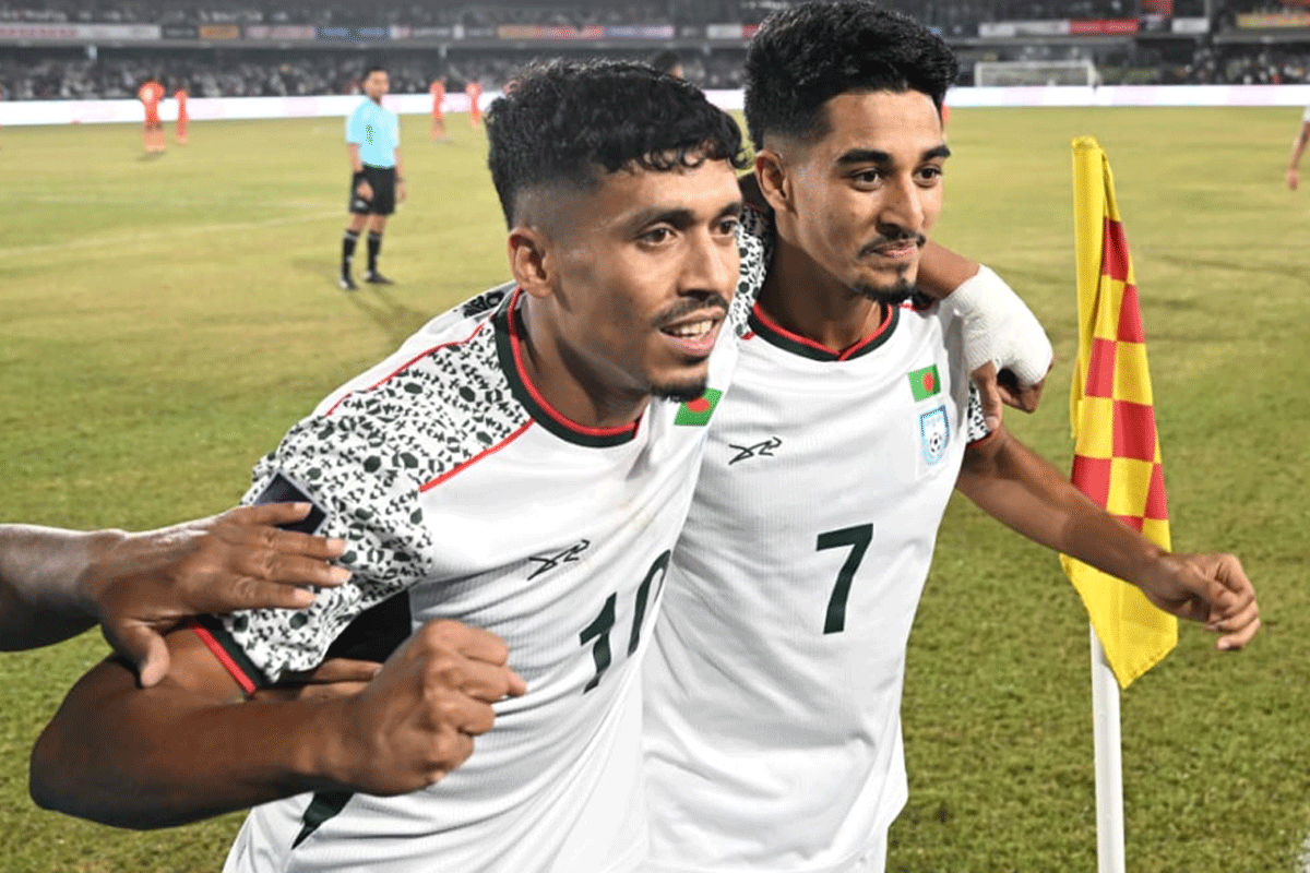 ১-০ গোলে এগিয়ে বিরতিতে বাংলাদেশ