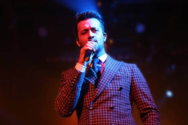 ঢাকায় মঞ্চ মাতাবেন আতিফ আসলাম