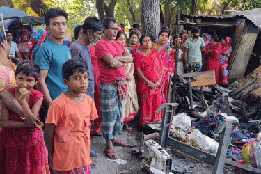 দোকের আয়ে চলতো সুভাষের সংসার, কয়েলের আগুনে পুড়ে ছাই