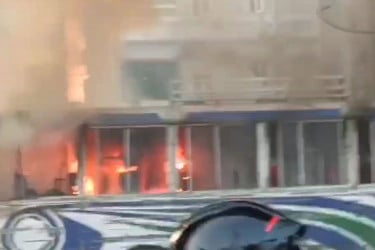 আশুলিয়ায় চলন্ত শ্রমিকবাহী বাসে আগুন