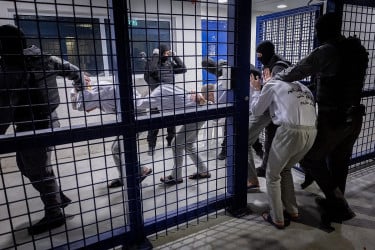 দুই বছরে ইসরায়েলি কারাগারে ৯৪ ফিলিস্তিনির মৃত্যু