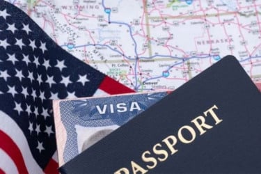 যুক্তরাষ্ট্রের স্বার্থের পরিপন্থি তৎপরতায় লিপ্ত ৮০ হাজার বিদেশীর ভিসা বাতিল