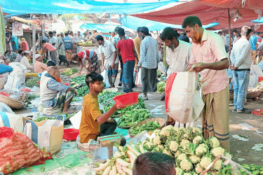 সিংড়ায় চড়া দামেই কিনতে হচ্ছে শীতকালীন সবজি