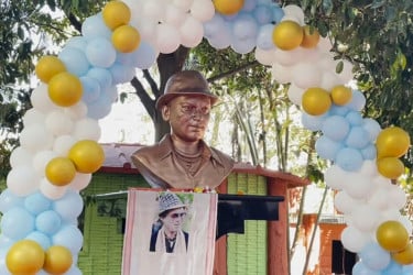 মৃত্যুর পর জন্মদিনে জুবিনের প্রিয় বকুলগাছের নিচে ভাস্কর্য উন্মোচন