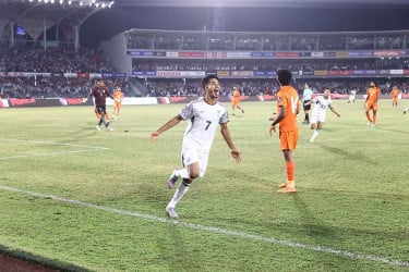 ভারতকে হারিয়ে ২২ বছরের আক্ষেপ ঘোচালো বাংলাদেশ