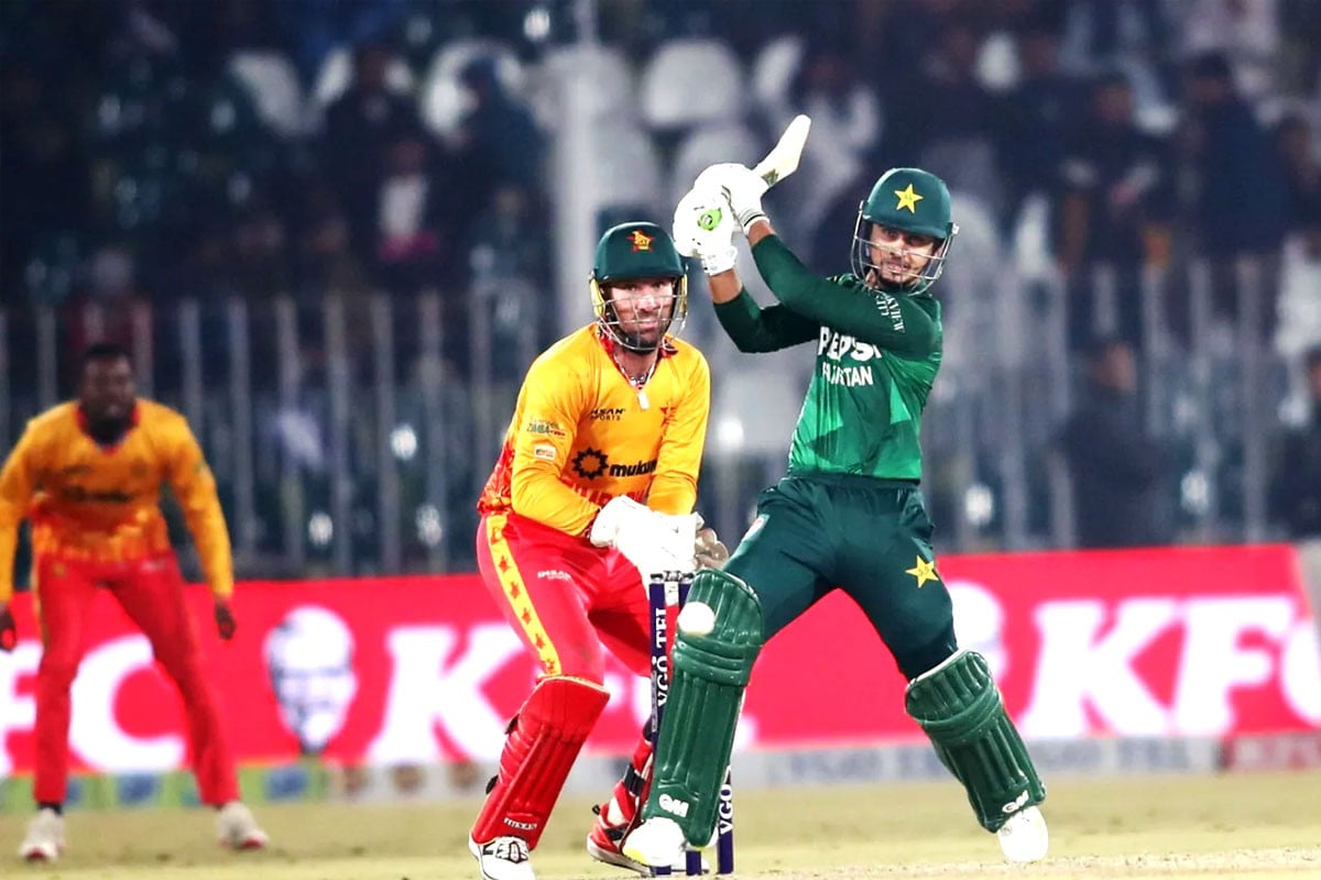 জিম্বাবুয়েকে হারিয়ে ত্রিদেশীয় সিরিজে শুভসূচনা পাকিস্তানের