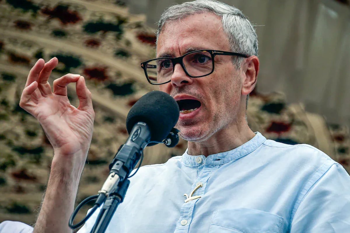 সন্ত্রাসী কাজ করে কিছু মানুষ, কলঙ্ক দেওয়া হয় সব কাশ্মীরিকে: ওমর