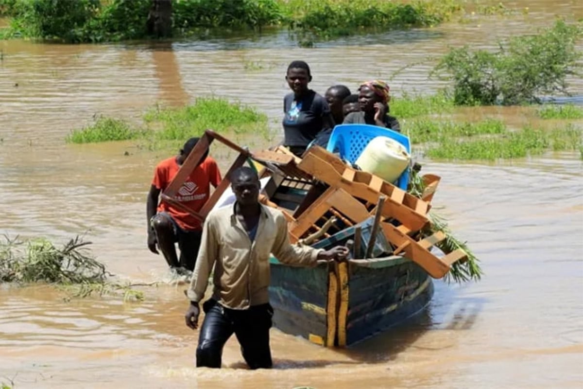 কেনিয়ায় বন্যায় হাজারো মানুষ বাস্তুচ্যুত