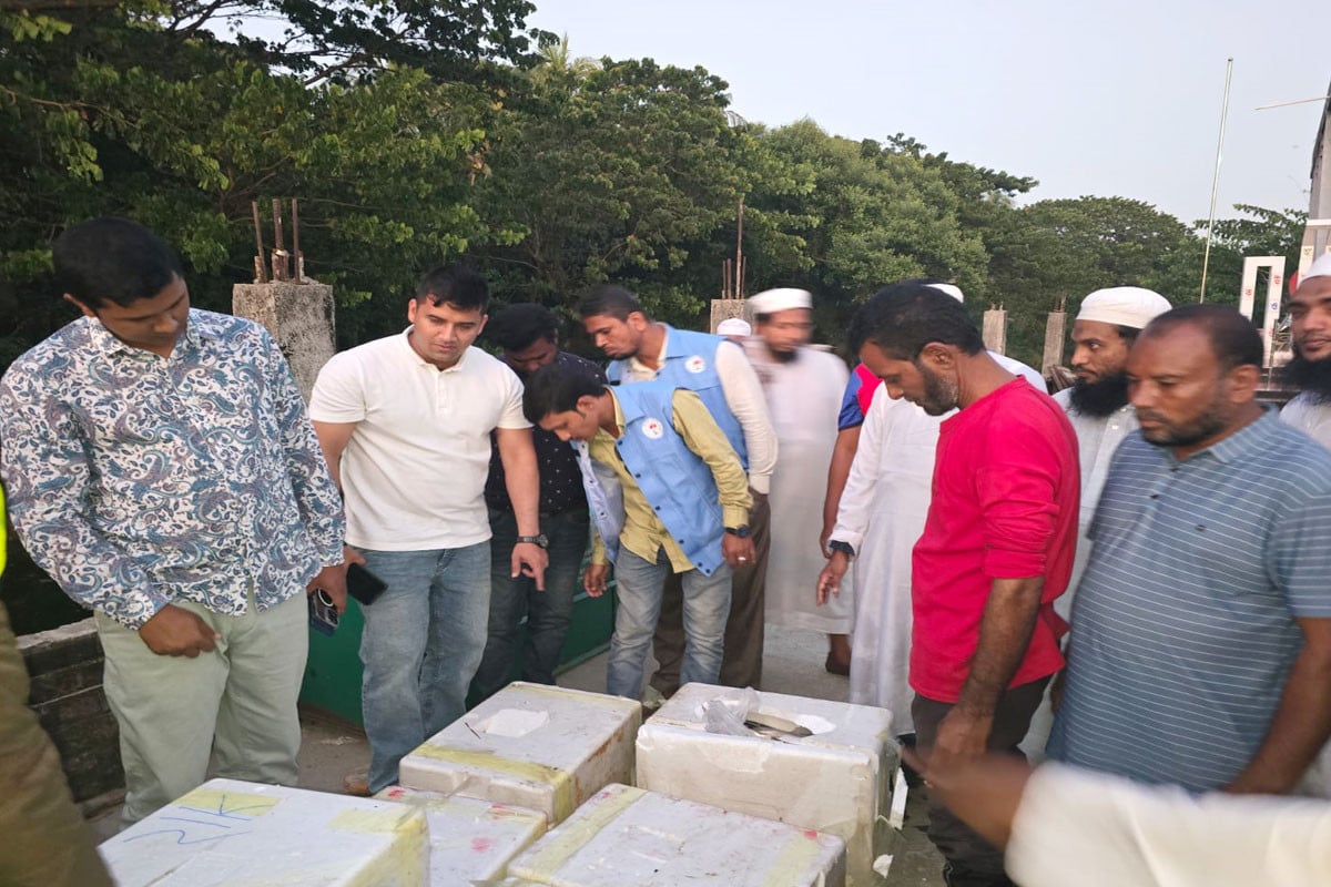 কুয়াকাটা মহাসড়কে যাত্রীবাহী বাস থকে জাটকা জব্দ