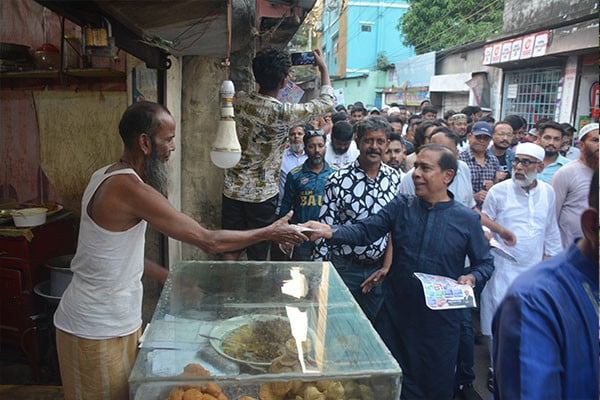 নারায়ণগঞ্জে বিএনপির মনোনীত প্রার্থী মাসুদুজ্জামানের গণসংযোগ