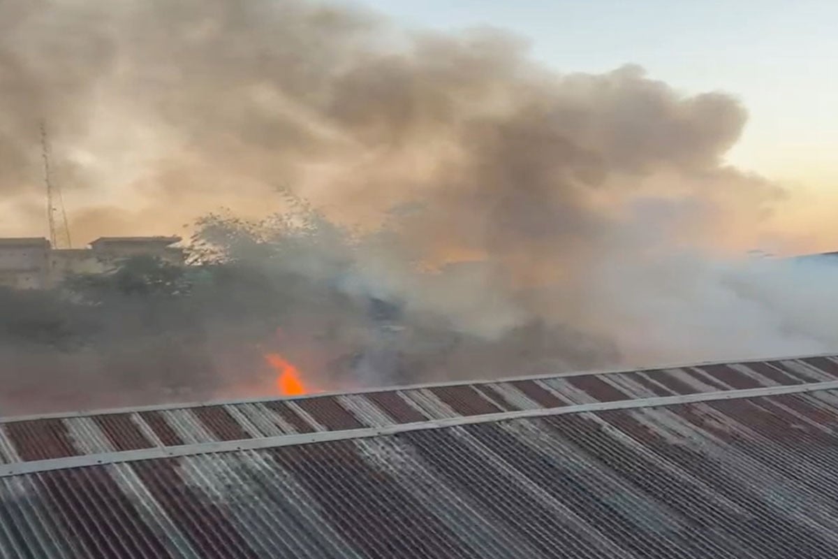 গাজীপুরে অগ্নিকাণ্ডে ১০০ ঘর ভস্মীভূত