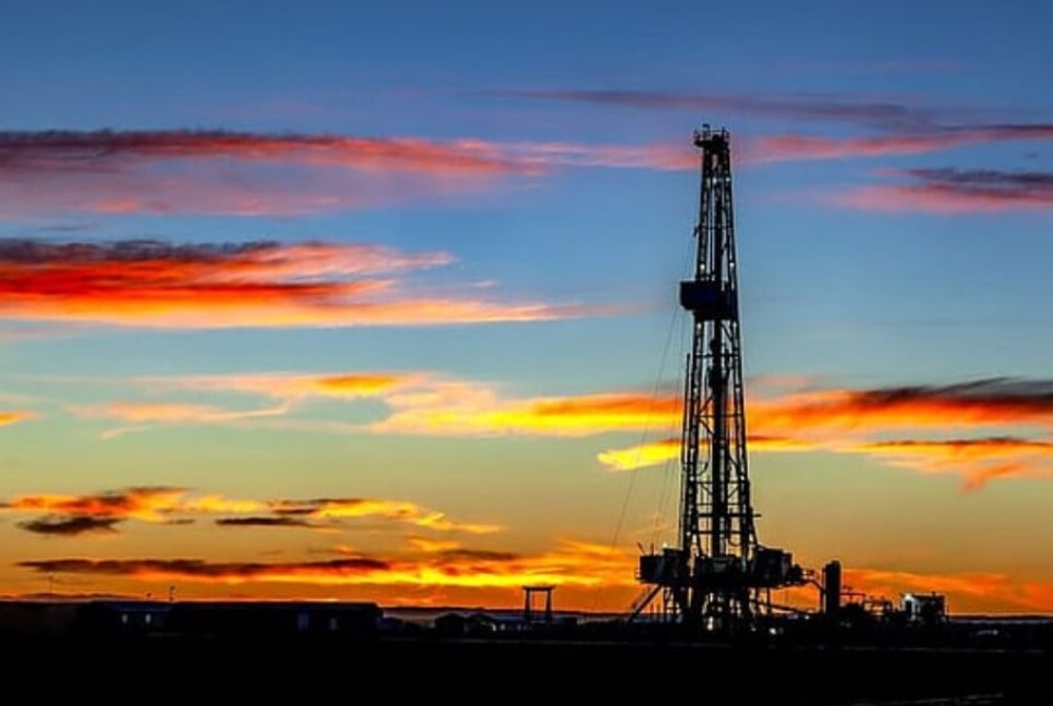 তেল অনুসন্ধানে কৃত্রিম দ্বীপ বানাচ্ছে পাকিস্তান