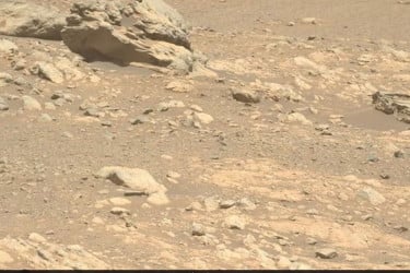 মঙ্গলগ্রহে অচেনা শিলা খুঁজে পেল নাসার রোভার