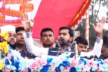 গণঅভ্যুত্থানে অংশীজনদের নিয়ে আসন সমঝোতার চেষ্টা চালিয়ে যাচ্ছি: নুর