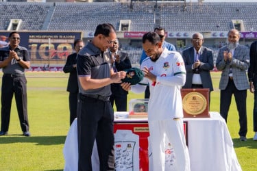 মুশফিকের ঐতিহাসিক টেস্ট ম্যাচে বিসিবির বিশেষ আয়োজন