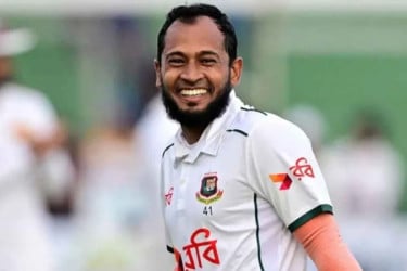 ১০০ টেস্টের ক্লাবে মুশফিক, পন্টিং-করুনারত্নের অভিনন্দন