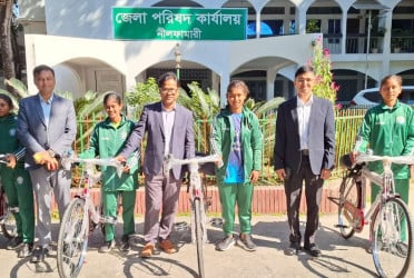 নীলফামারীতে ক্রীড়া সামগ্রী ও সাইকেল বিতরণ