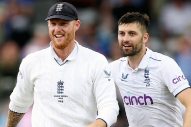 অ্যাশেজের প্রথম টেস্টে ফিরলেন স্টোকস ও উড