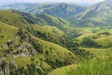 বিশ্বের প্রাচীনতম পর্বতমালা, বয়স ৩.৬ বিলিয়ন বছর!