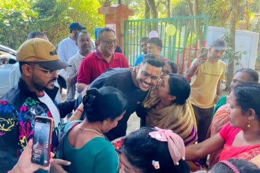 শ্রীমঙ্গলে নিজ বাড়িতে ফিরে উচ্ছ্বসিত শমিত সোম