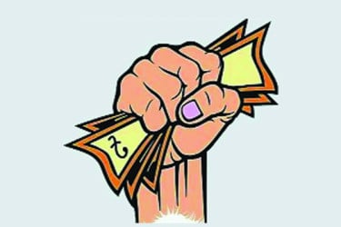 রাজনৈতিক পরিচয়ে অপ্রতিরোধ্য চাঁদাবাজি