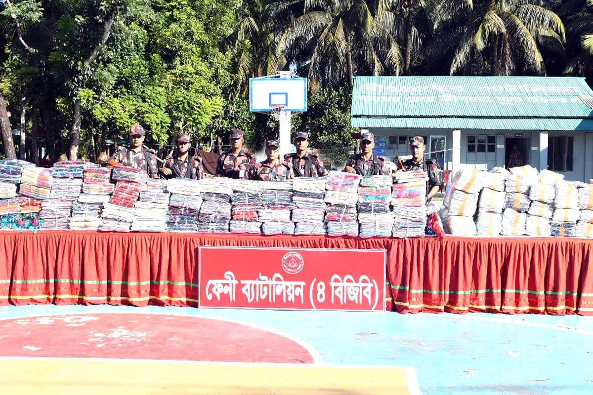 ফেনী সীমান্তে কোটি টাকার ভারতীয় পণ্য জব্দ