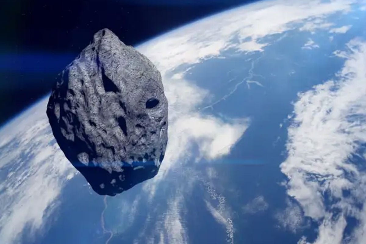 পৃথিবীর পাশ দিয়ে গেল দুই গ্রহাণু