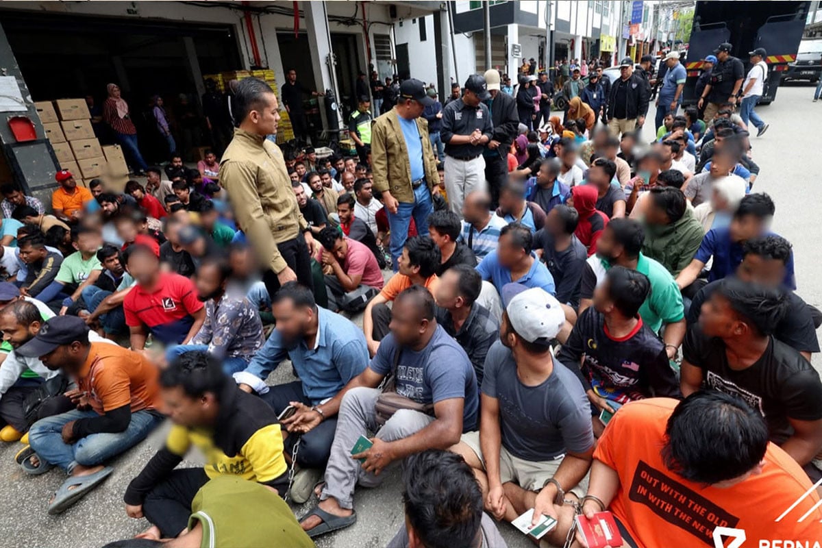 মালয়েশিয়ায় ১৭৪ বাংলাদেশি গ্রেপ্তার