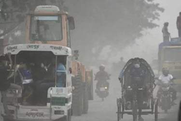 বায়ুদূষণের শীর্ষে দিল্লি, ঢাকার অবস্থান কত?