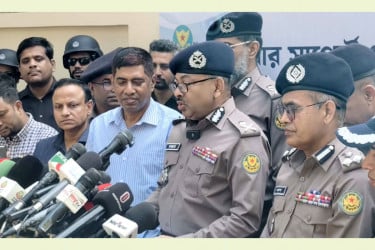 পুলিশের মনোবল ভাঙার চেষ্টা করবেন না : ডিএমপি কমিশনার