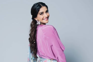 ফের মা হচ্ছেন অভিনেত্রী, ‘দ্বিগুণ ঝামেলা’ বলছেন স্বামী