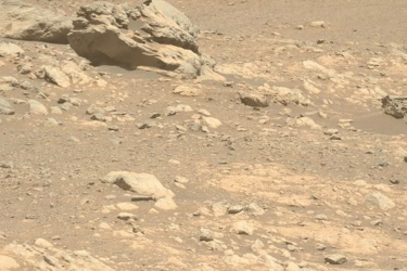 মঙ্গলে রহস্যময় শিলা, ব্যাখা খুঁজছেন বিজ্ঞানীরা