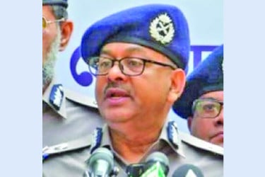 পুলিশের মনোবল ভাঙলে পাহারা দিতে হবে নিজেদের